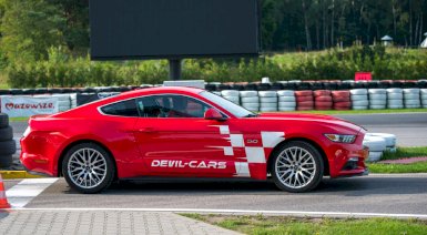 Jazda Fordem Mustangiem - 1 okrążenie - Wiele torów (DEVIL-CARS)