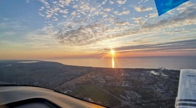 Lot widokowy o zachodzie słońca nad Morzem Bałtyckim - 1 osoba, 10 minut