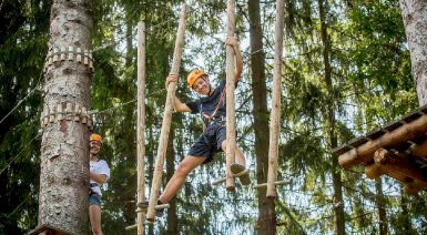 Park linowy - rodzinna przygoda na wysokości - prezent na dzień chłopaka