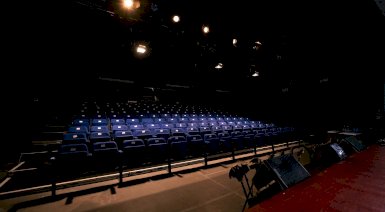 Wieczór w teatrze dla dwojga - Warszawa (Teatr TR + zwiedzanie i wejście na backstage)